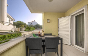 Beautiful Apartment In Stinjan With Wifi